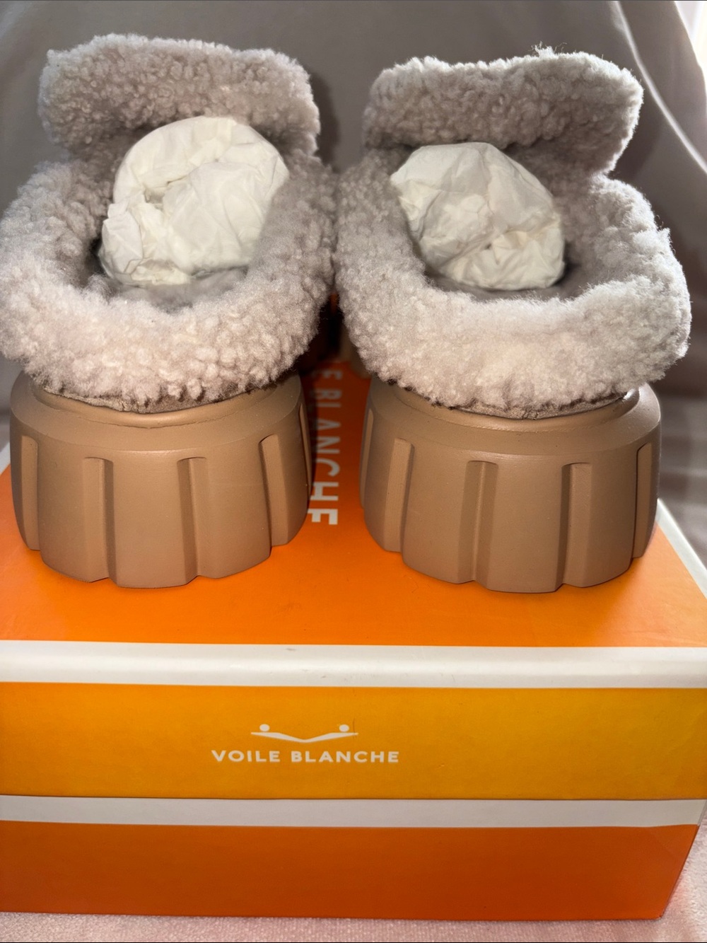 NWT VOILE BLANCHE Grenelle Genuine Shearling Platform Mule in Light Brown-Beige - Picture 12 of 16